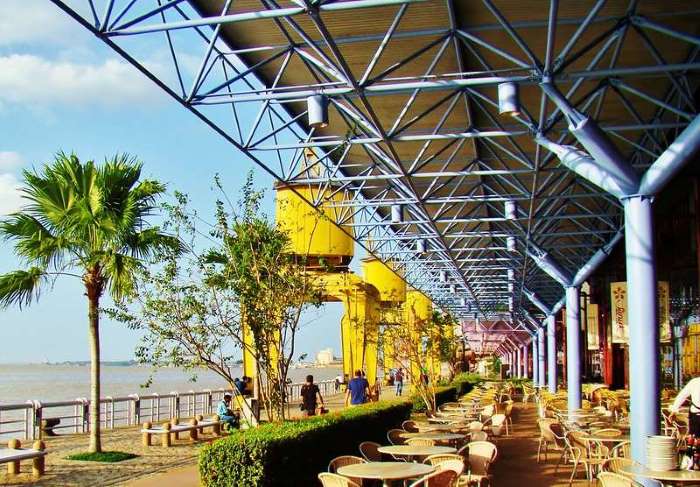 Estação das Docas no Rio Guamá - Baía do Guajará - Belém - Pará - Brasil