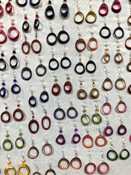 earrings or earrings made of tagua in tagua workshop el Cade